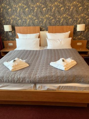 Hotel Ambassador-ลุดวิกส์เฟลเดอ ภายนอก รูปภาพ